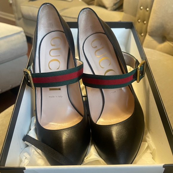 SOLD‼️‼️‼️Gucci black pump with green/red strap 39.5 size - Picture 1 of 3